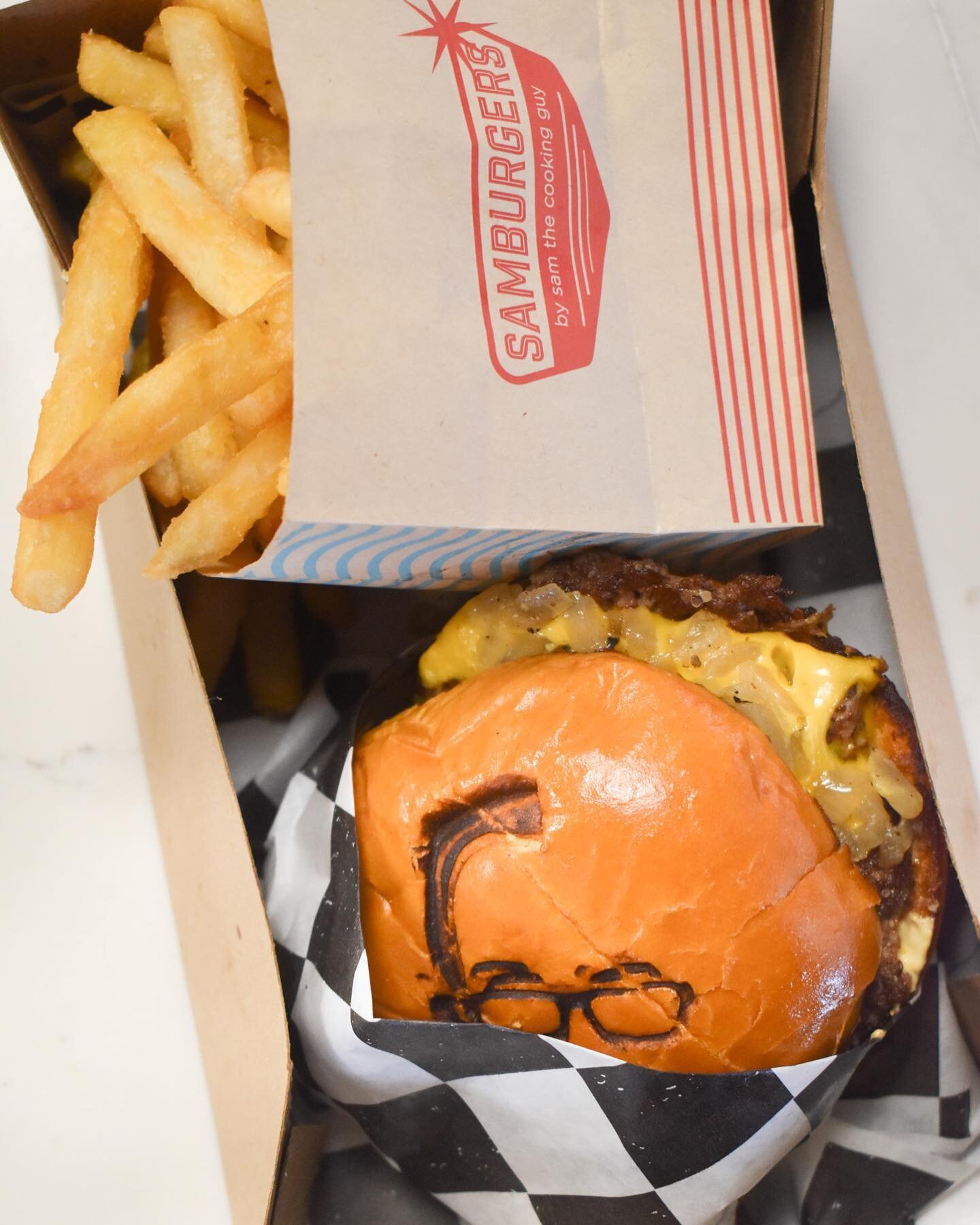 Samburgers catering is NOW HERE!🍔👏🏼🤩 Order your favorite burgers for your office, family, or next party! LINK IN BIO!📲